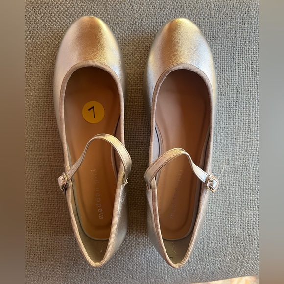 New Madden Girl silver Mary Jane ballet flats - Picture 4 of 9